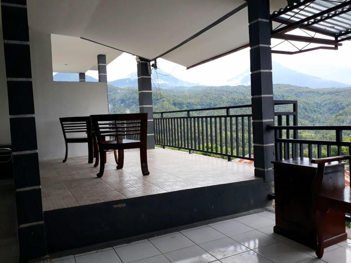 One Homestay And Warung Мундук Экстерьер фото