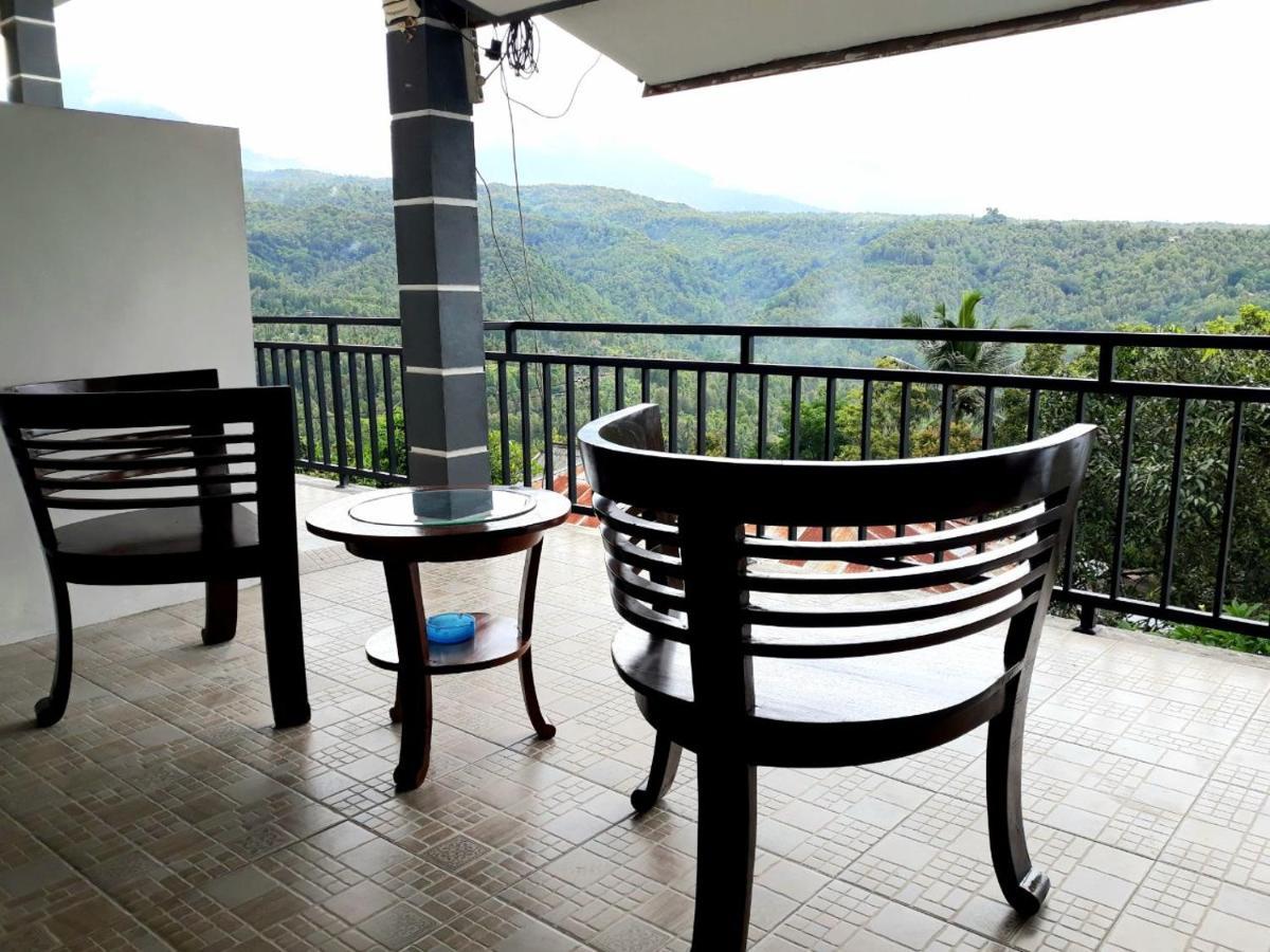 One Homestay And Warung Мундук Экстерьер фото