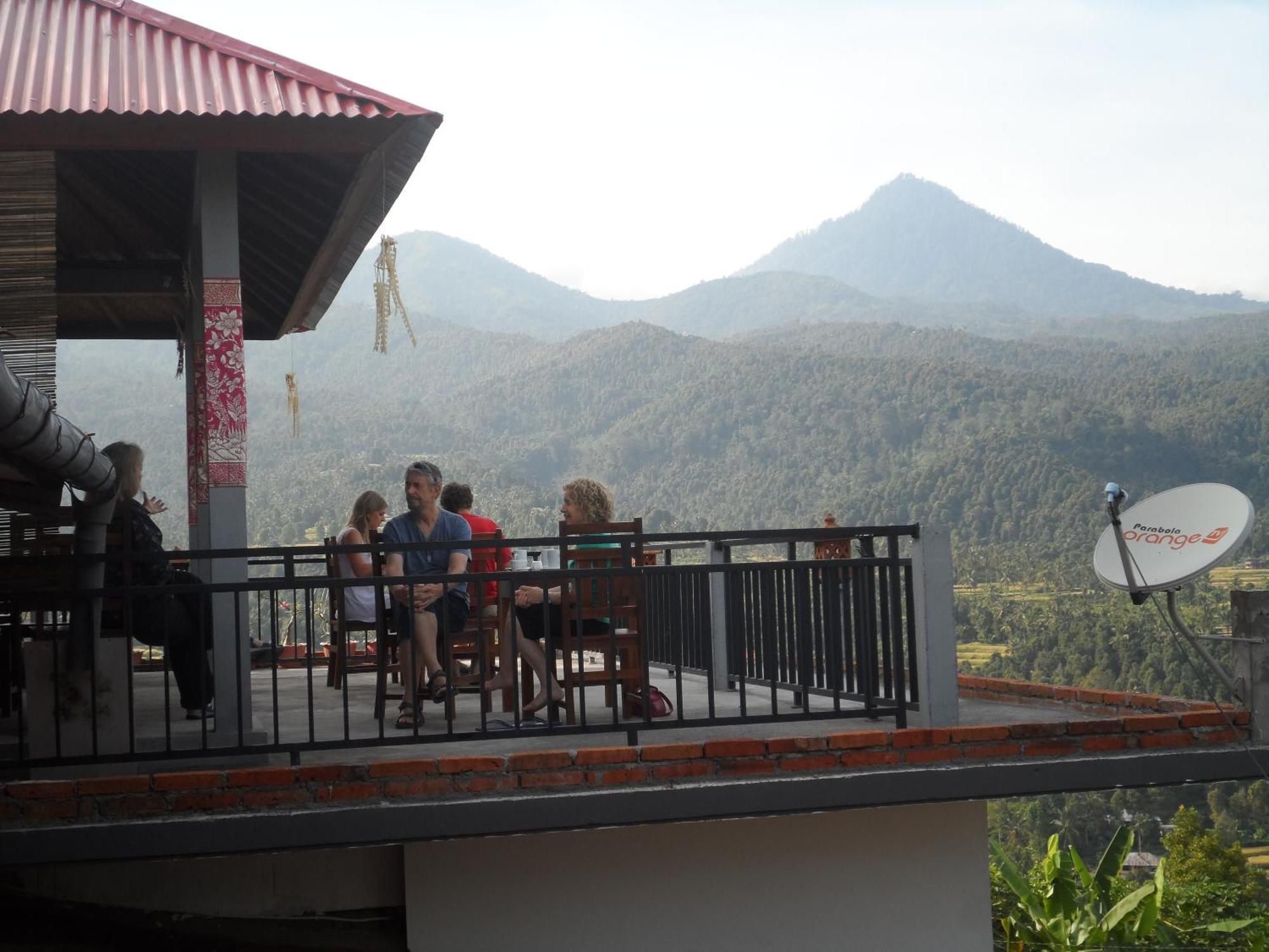 One Homestay And Warung Мундук Экстерьер фото