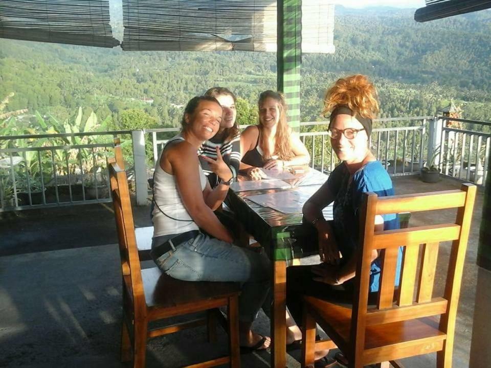 One Homestay And Warung Мундук Экстерьер фото