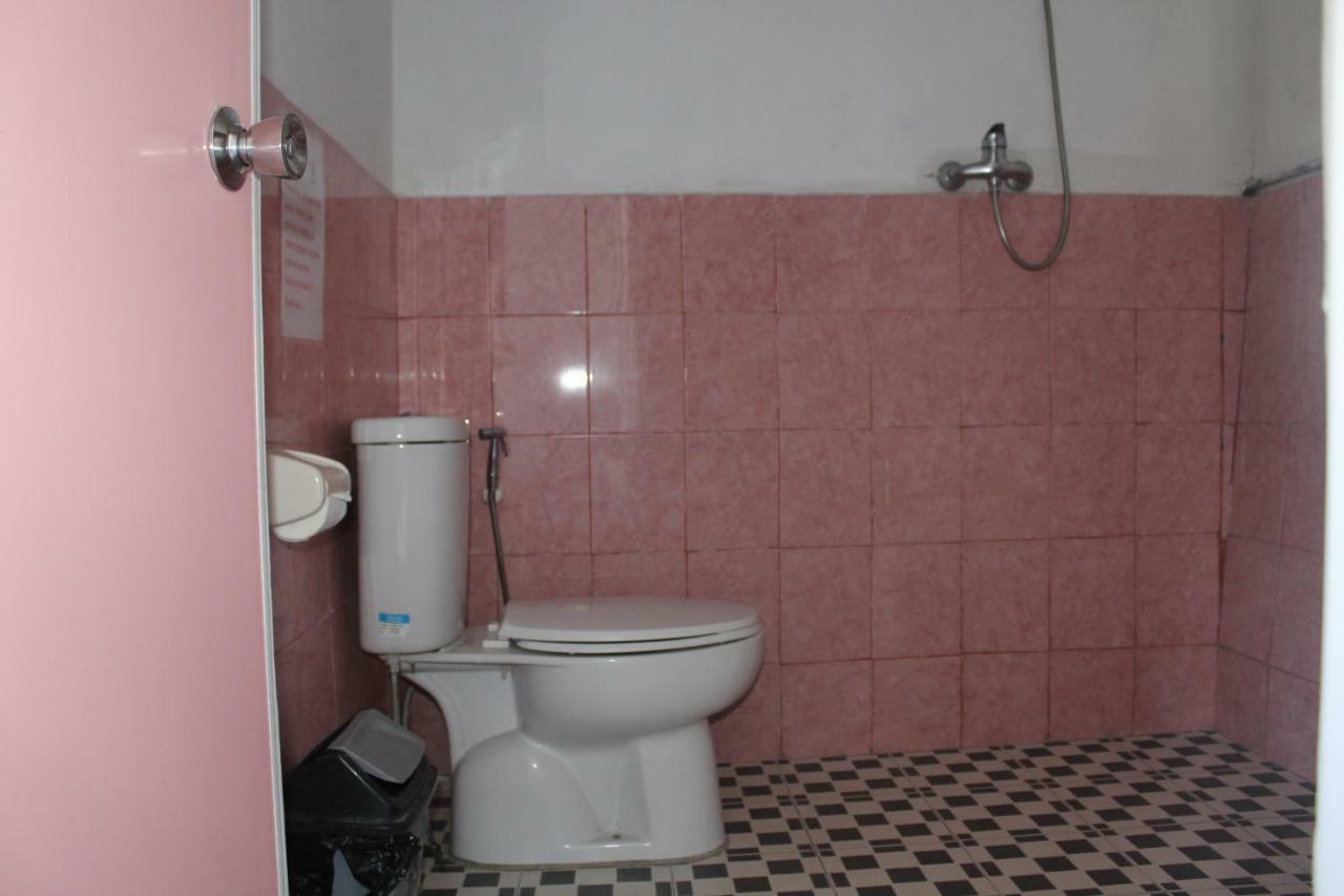 One Homestay And Warung Мундук Экстерьер фото