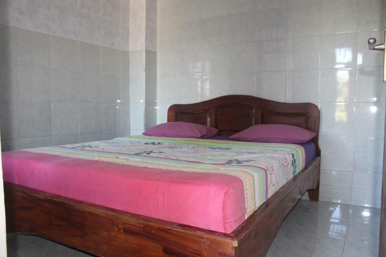 One Homestay And Warung Мундук Экстерьер фото