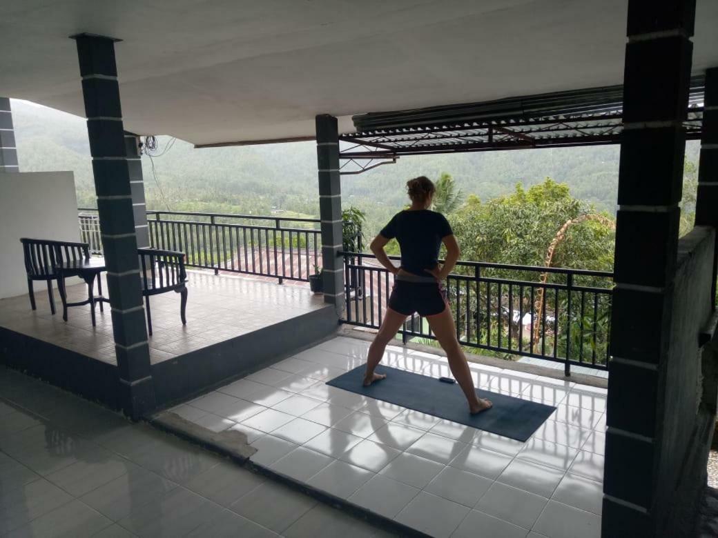 One Homestay And Warung Мундук Экстерьер фото