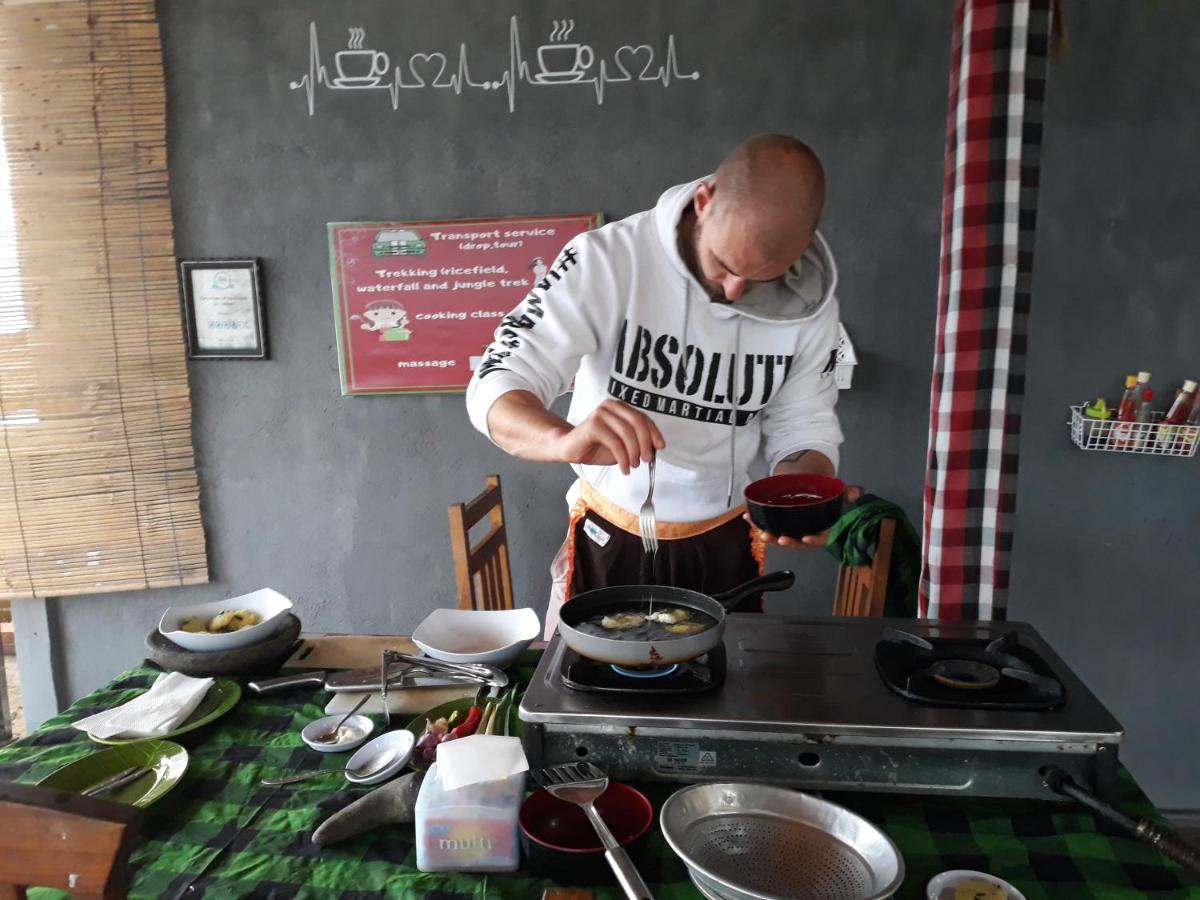 One Homestay And Warung Мундук Экстерьер фото